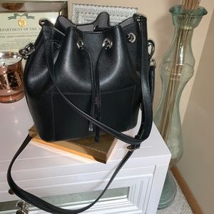 Michael Kors Bucket Bag Medium Black and Grey